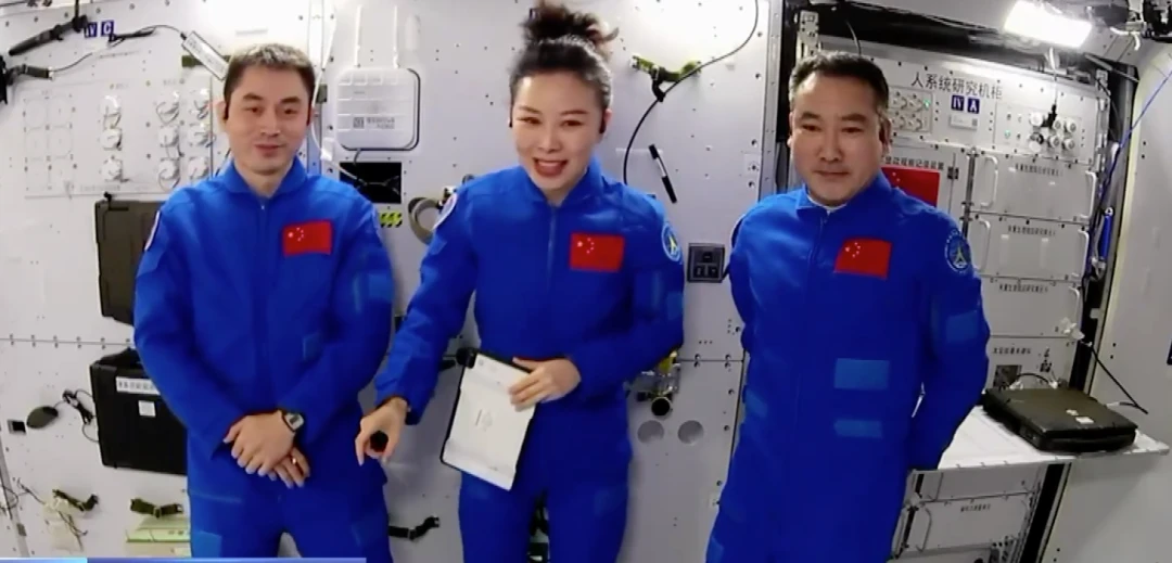 如何通过战术板改善篮球比赛中的防守策略_0